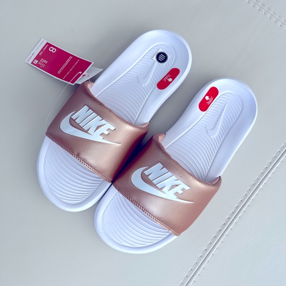 Nike Slides - Picture 5 of 6